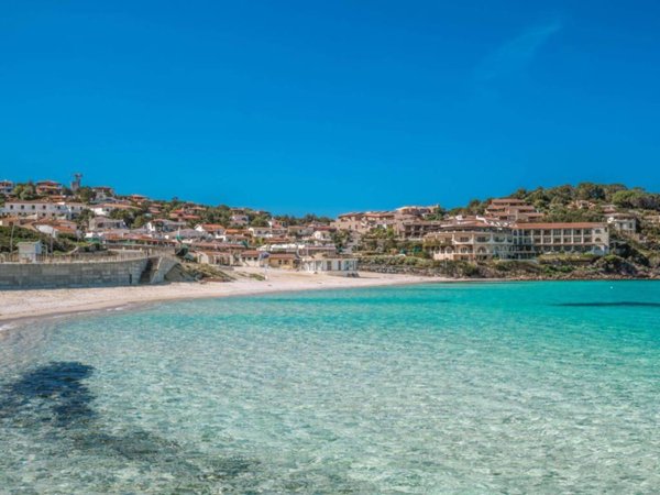 casa indipendente in vendita ad Arzachena in zona Baja Sardinia