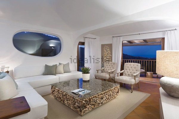 casa indipendente in vendita ad Arzachena in zona Capriccioli