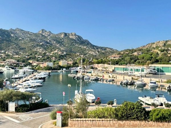 appartamento in vendita ad Arzachena in zona Porto Cervo