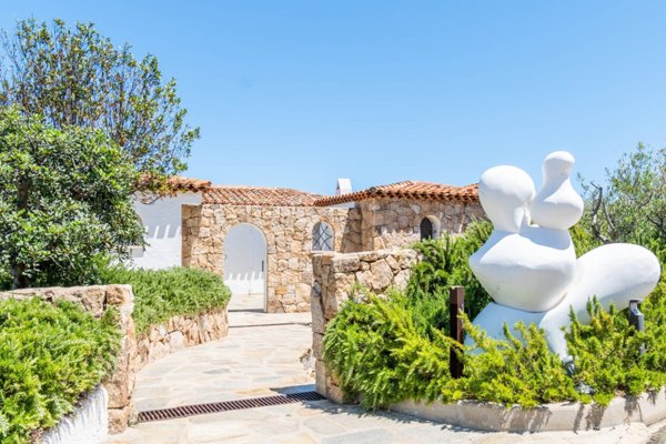 casa indipendente in vendita ad Arzachena in zona Cannigione