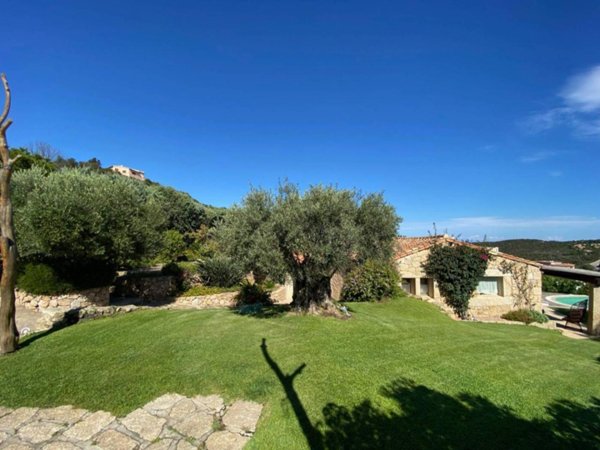 casa indipendente in vendita ad Arzachena in zona Porto Cervo