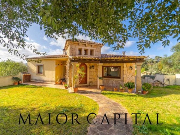 casa indipendente in vendita ad Arzachena