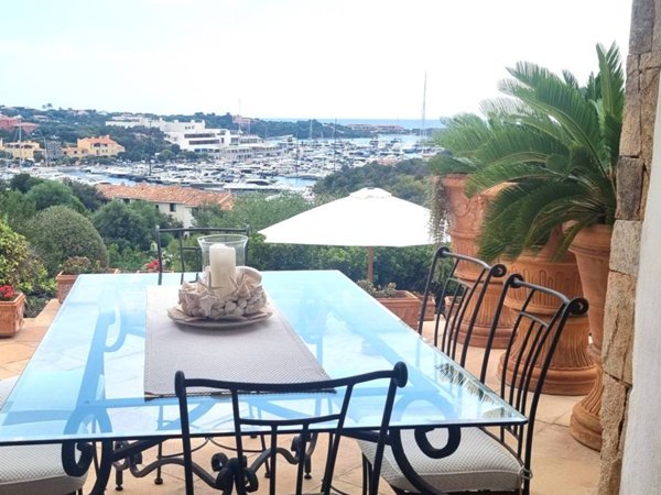 appartamento in vendita ad Arzachena in zona Porto Cervo