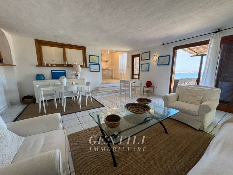 appartamento in vendita ad Arzachena in zona Baja Sardinia