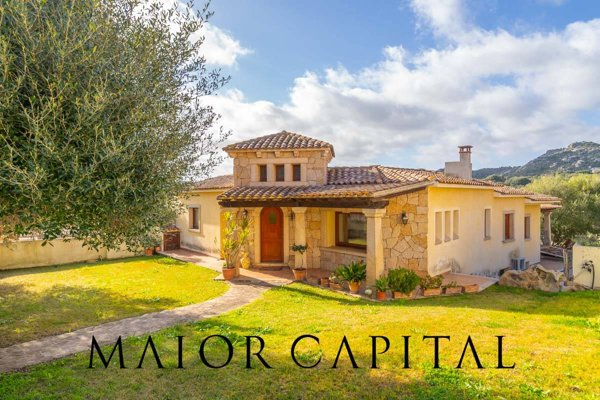 casa indipendente in vendita ad Arzachena