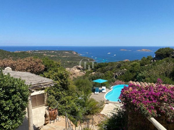 casa indipendente in vendita ad Arzachena