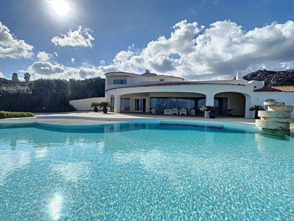 casa indipendente in vendita ad Arzachena in zona Porto Cervo
