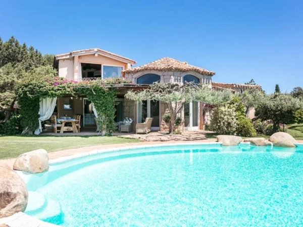 casa indipendente in vendita ad Arzachena