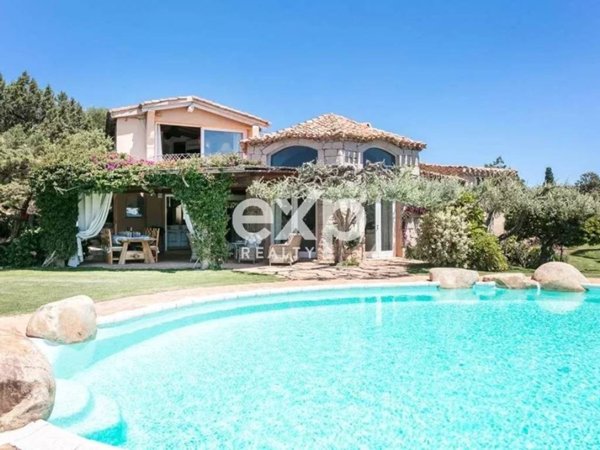 casa indipendente in vendita ad Arzachena