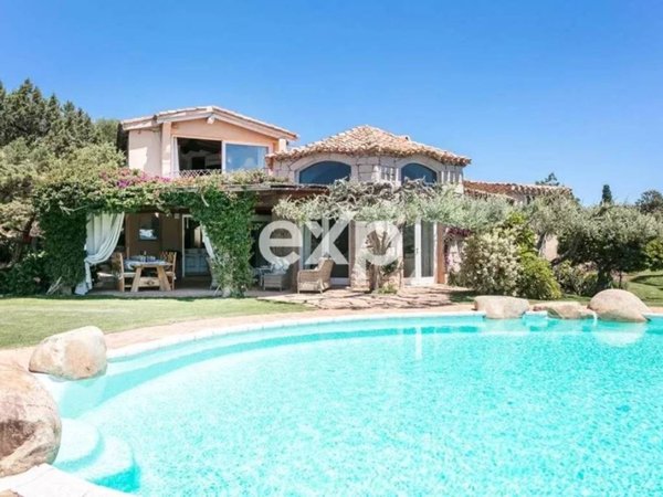 casa indipendente in vendita ad Arzachena