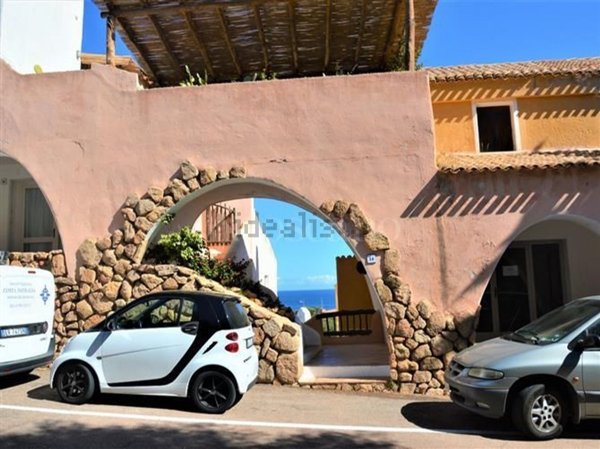locale commerciale in vendita ad Arzachena in zona Porto Cervo