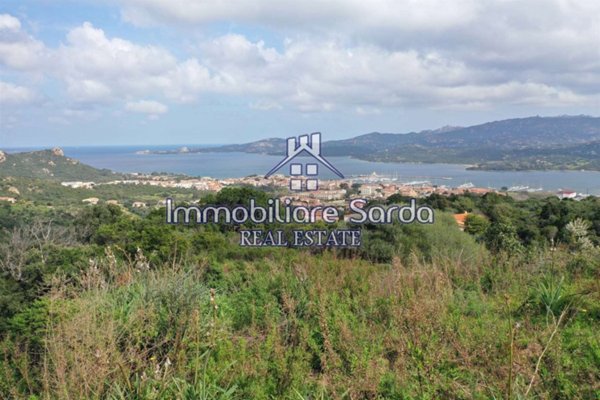 casa indipendente in vendita ad Arzachena in zona Cannigione