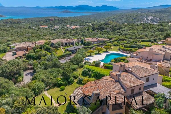 casa indipendente in vendita ad Arzachena in zona Porto Cervo