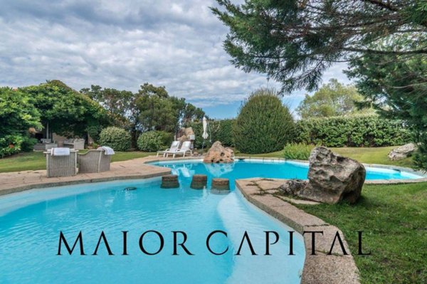 casa indipendente in vendita ad Arzachena in zona Capriccioli