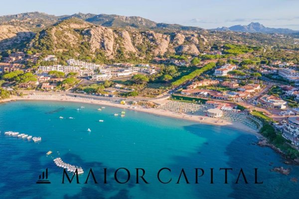 casa indipendente in vendita ad Arzachena in zona Baja Sardinia