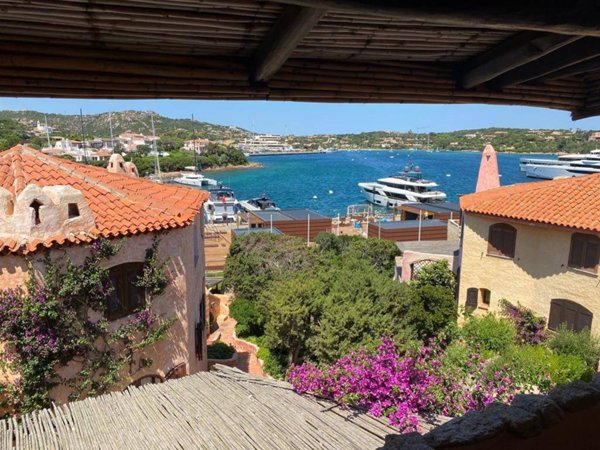 appartamento in vendita ad Arzachena in zona Porto Cervo