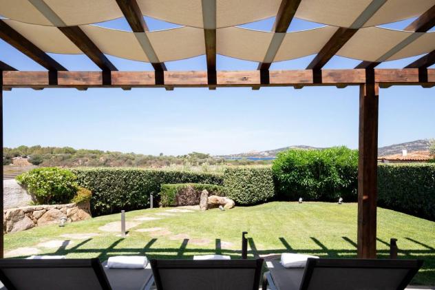 casa indipendente in vendita ad Arzachena in zona Cannigione