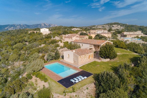 casa indipendente in vendita ad Arzachena