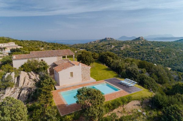casa indipendente in vendita ad Arzachena in zona Porto Cervo