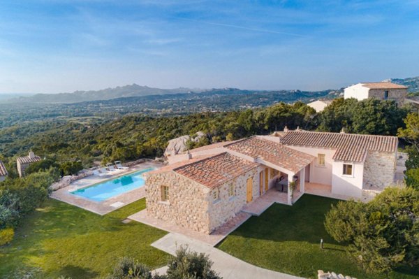 casa indipendente in vendita ad Arzachena