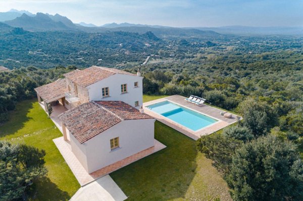 casa indipendente in vendita ad Arzachena