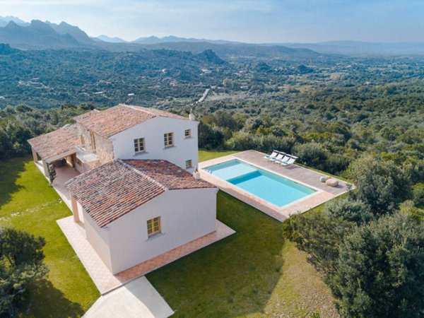 casa indipendente in vendita ad Arzachena