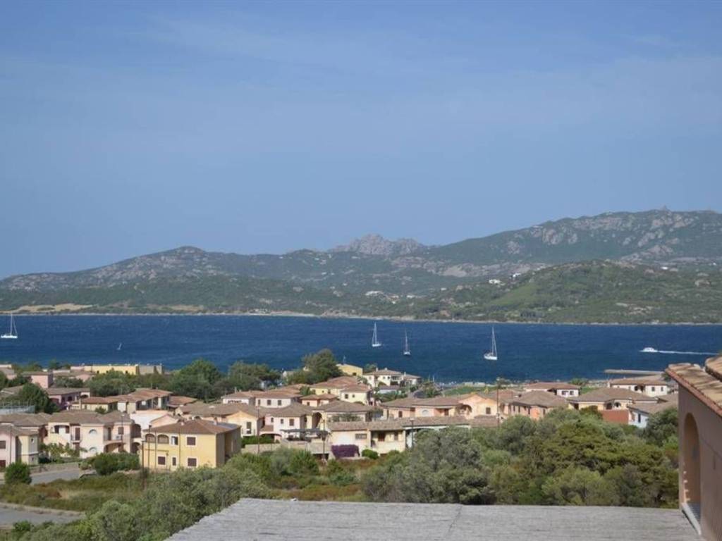 appartamento in vendita ad Arzachena in zona Cannigione