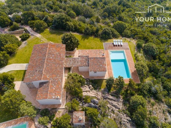 casa indipendente in vendita ad Arzachena in zona Porto Cervo
