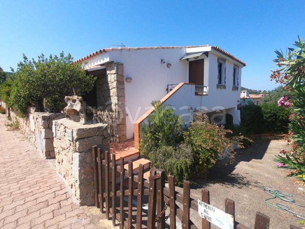 casa indipendente in vendita ad Arzachena in zona Cannigione