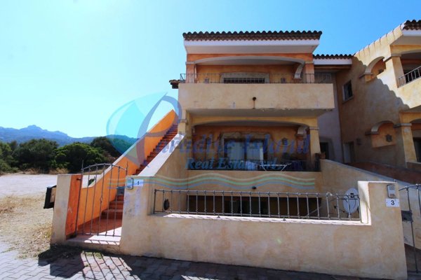 appartamento in vendita ad Arzachena in zona Cannigione