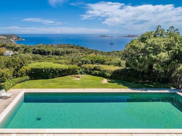 casa indipendente in vendita ad Arzachena in zona Porto Cervo