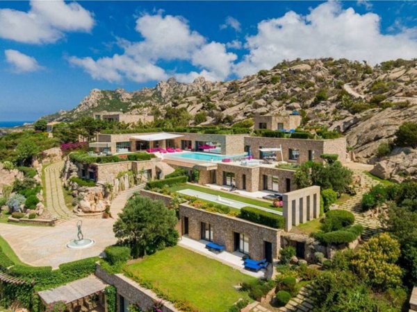 casa indipendente in vendita ad Arzachena in zona Porto Cervo