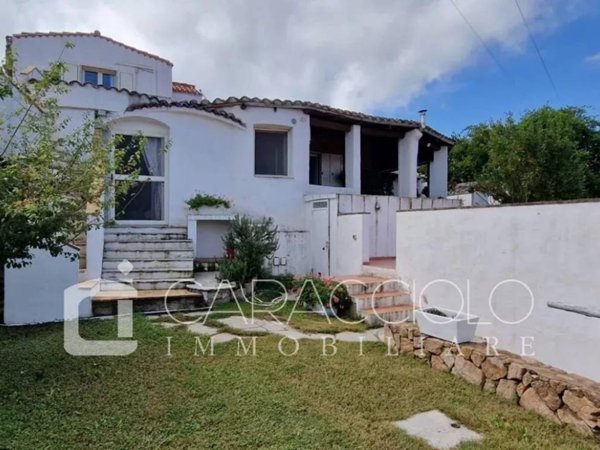 casa indipendente in vendita ad Arzachena in zona Capriccioli