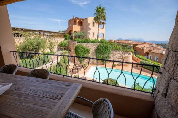 casa indipendente in vendita ad Arzachena in zona Capriccioli