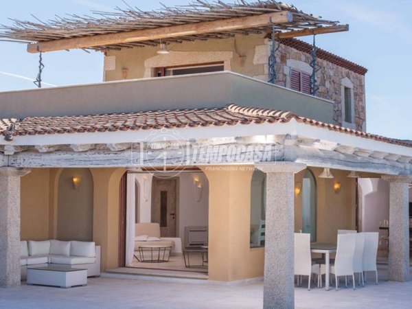 casa indipendente in vendita ad Arzachena in zona Porto Cervo