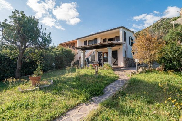 casa indipendente in vendita ad Arzachena in zona Porto Cervo