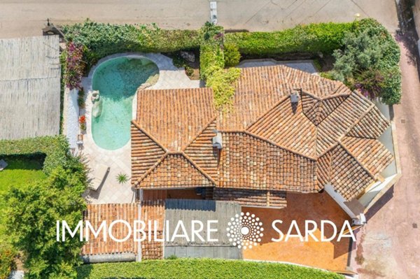 casa indipendente in vendita ad Arzachena in zona Cannigione