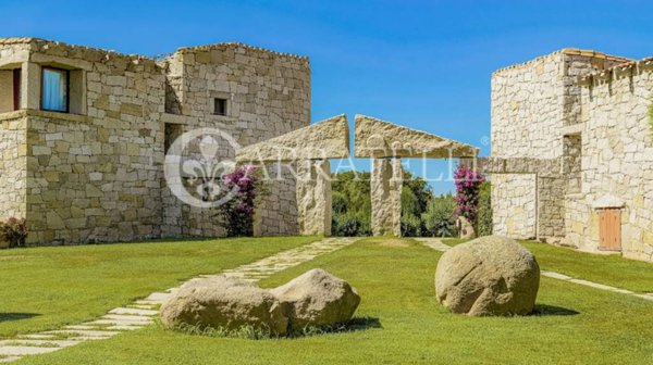 casa indipendente in vendita ad Arzachena