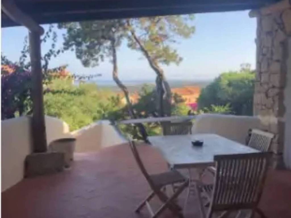 appartamento in vendita ad Arzachena in zona Baja Sardinia