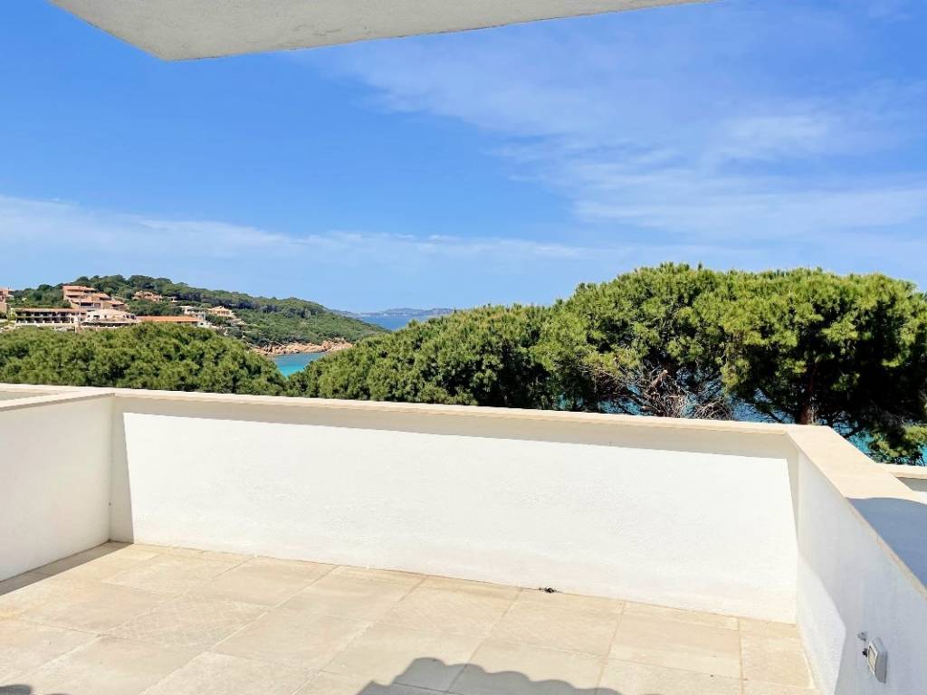 appartamento in vendita ad Arzachena in zona Baja Sardinia