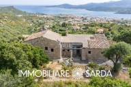 casa indipendente in vendita ad Arzachena in zona Cannigione