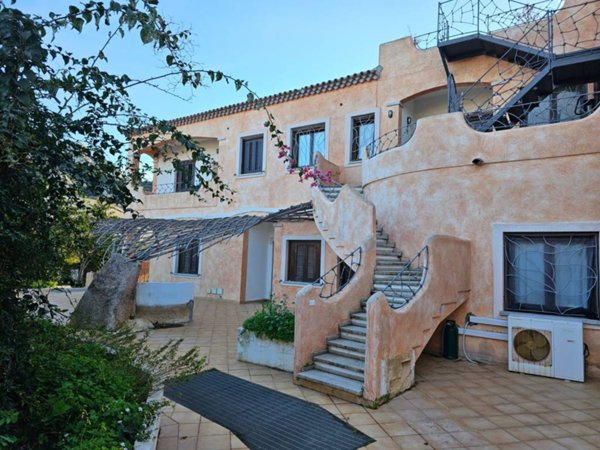 appartamento in vendita ad Arzachena in zona Porto Cervo
