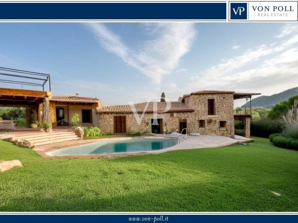 casa indipendente in vendita ad Arzachena in zona Porto Cervo