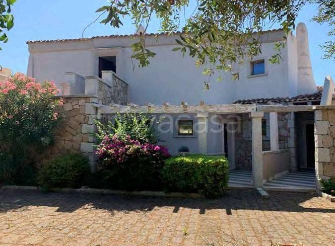 casa indipendente in vendita ad Arzachena in zona Baja Sardinia