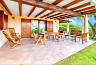 casa indipendente in vendita ad Arzachena in zona Baja Sardinia