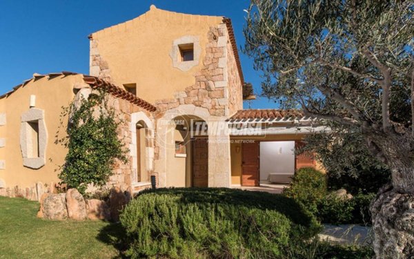 casa indipendente in vendita ad Arzachena in zona Porto Cervo