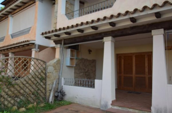 appartamento in vendita ad Arzachena in zona Baja Sardinia