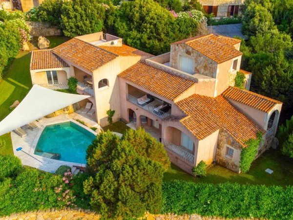 casa indipendente in vendita ad Arzachena in zona Porto Cervo