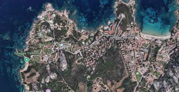 appartamento in vendita ad Arzachena in zona Baja Sardinia