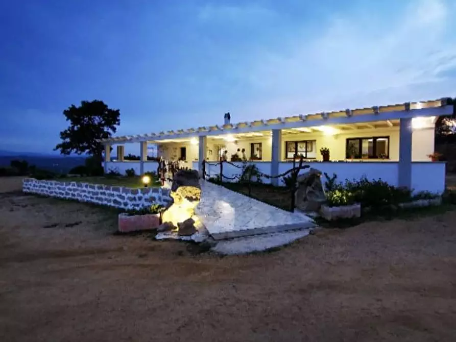 negozio in vendita ad Arzachena in zona Porto Cervo
